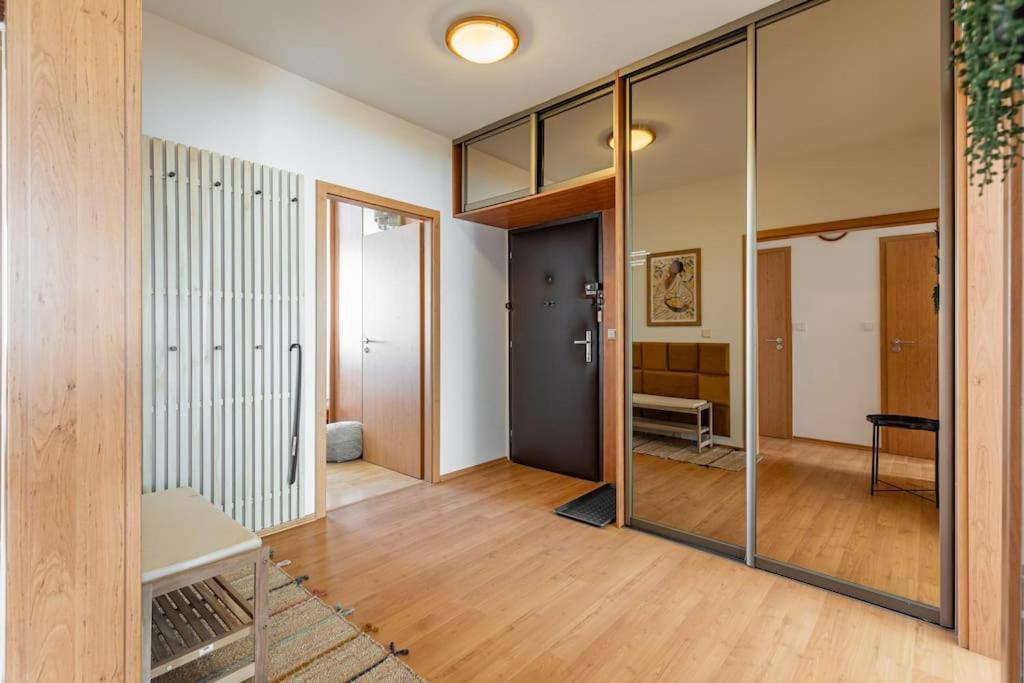 Duna Retreat: City Serenity Bratislava Exterior photo